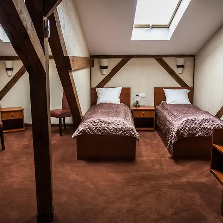 Pensjonat Nowy Folwark Na Skraju Lasu 3*
